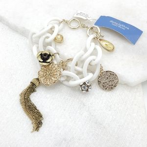 ✔️🎉🎉🎉 HOST PICK 🎉🎉🎉 Simply Vera White Charm Bracelet